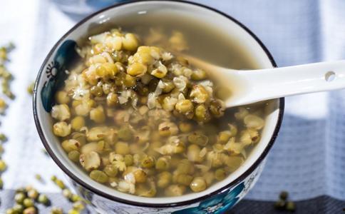 吃绿豆汤可以吃角瓜吗,夏季养生美食搭配指南