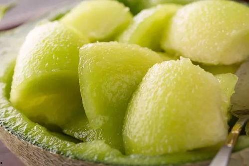 苓妹咬米吃瓜,揭秘网络热词背后的趣味与内涵